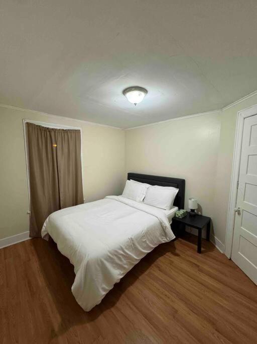 Comforting Getaway-Sleeps 6-Walk To Falls! Niagara Falls Exterior foto