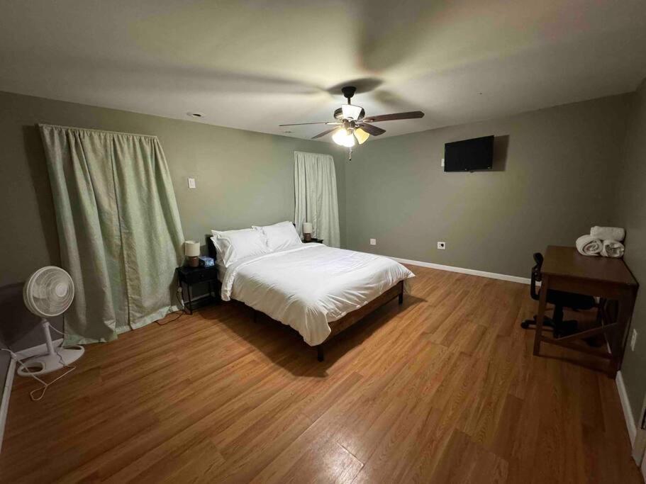 Comforting Getaway-Sleeps 6-Walk To Falls! Niagara Falls Exterior foto