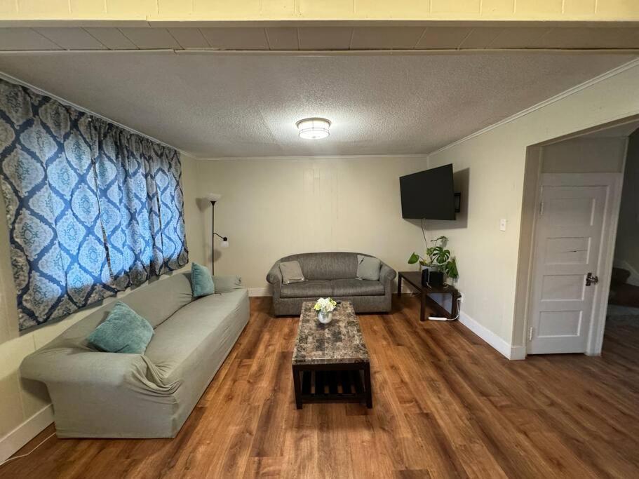 Comforting Getaway-Sleeps 6-Walk To Falls! Niagara Falls Exterior foto