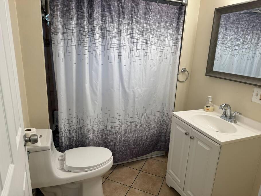 Comforting Getaway-Sleeps 6-Walk To Falls! Niagara Falls Exterior foto