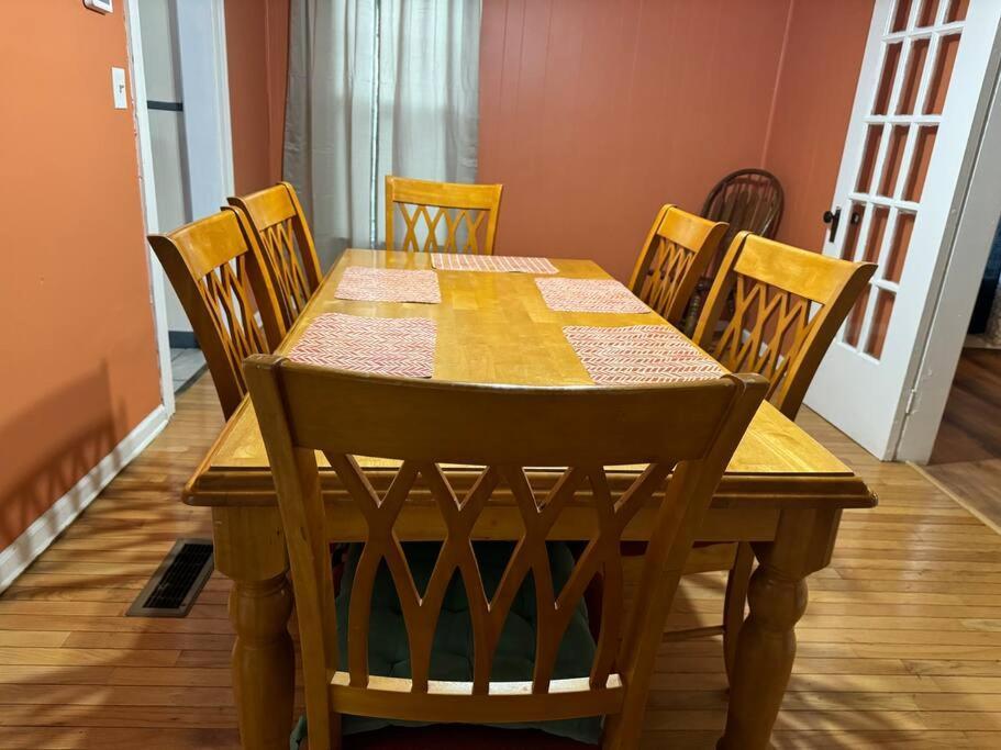 Comforting Getaway-Sleeps 6-Walk To Falls! Niagara Falls Exterior foto