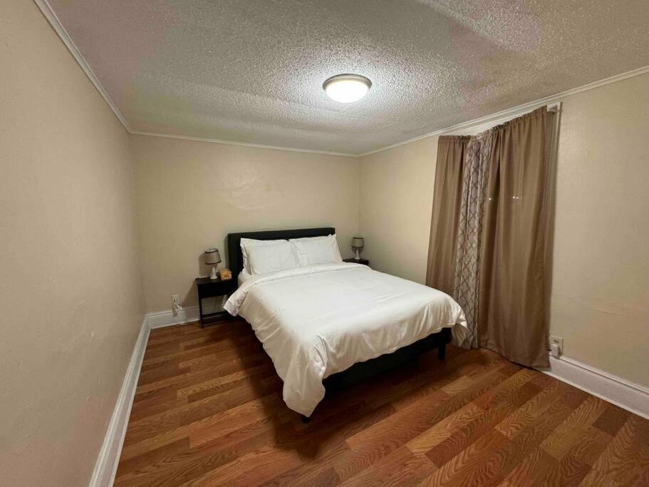 Comforting Getaway-Sleeps 6-Walk To Falls! Niagara Falls Exterior foto
